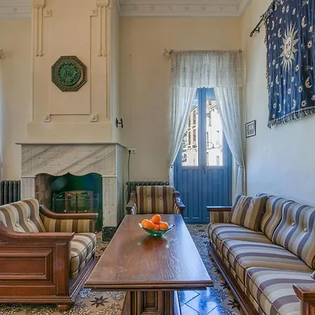 Casa Lola Callosa 10 *